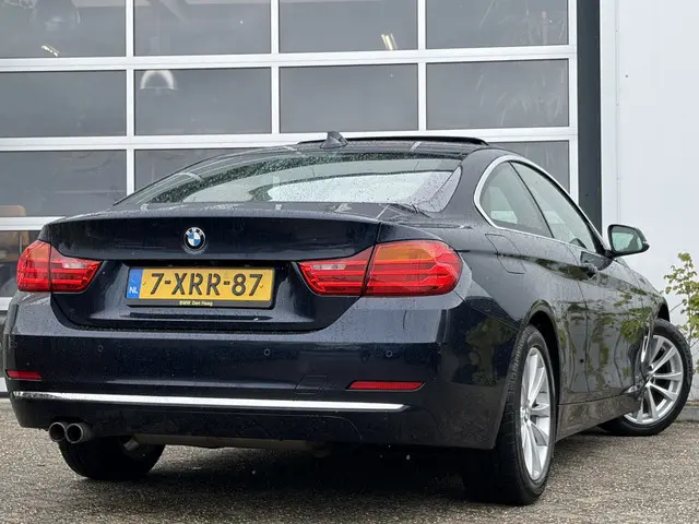 BMW 4-serie Coupé 428i High Executive 245pk | Achteruitrijcamera | Bi-xenon koplampen | Cruise contr...