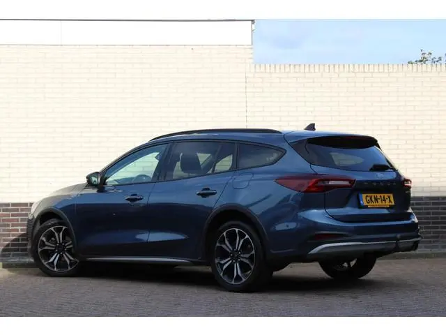 Ford Focus Wagon 1.0 EcoBoost Hybrid Active X | Leder! | Adaptieve cruise | Trekhaak | Camera | BLIS