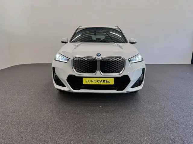 BMW iX1 eDrive20 67 kWh M Sport Edition 204pk Camera PDC Stoelverwarming Navi Hifi 18 inch M Velgen...