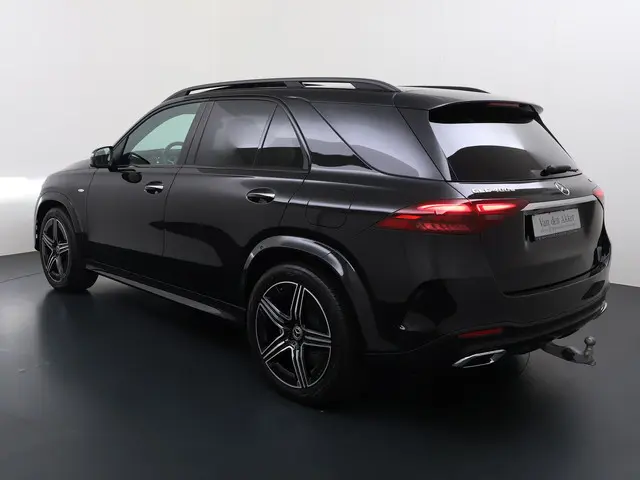 Mercedes-Benz GLE-klasse 400e AMG // Luchtvering // Trekhaak 3.300kg // Distronic // Leder // Memory...