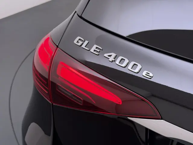 Mercedes-Benz GLE-klasse 400e AMG // Luchtvering // Trekhaak 3.300kg // Distronic // Leder // Memory...