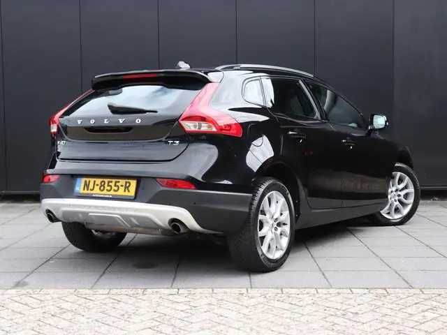Volvo V40 Cross Country 1.5 T3 Nordic+ AUT | PANODAK | CAMERA | LEDER