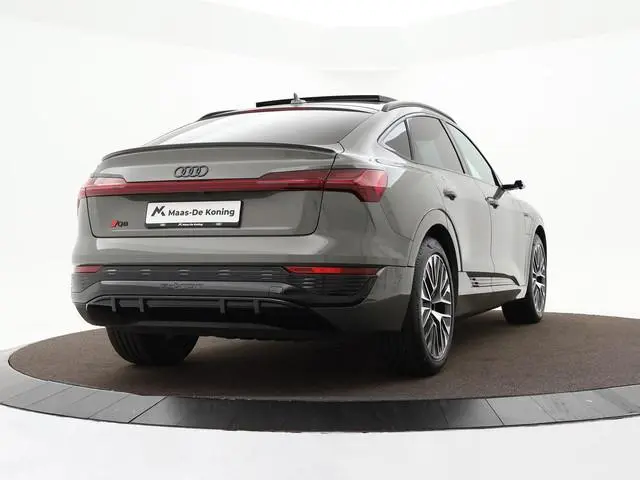 Audi Q8 Sportback e-tron 55 quattro S Edition 408pk / 115 kWh · SOH 93,2% · Panoramadak · Luchtverin...