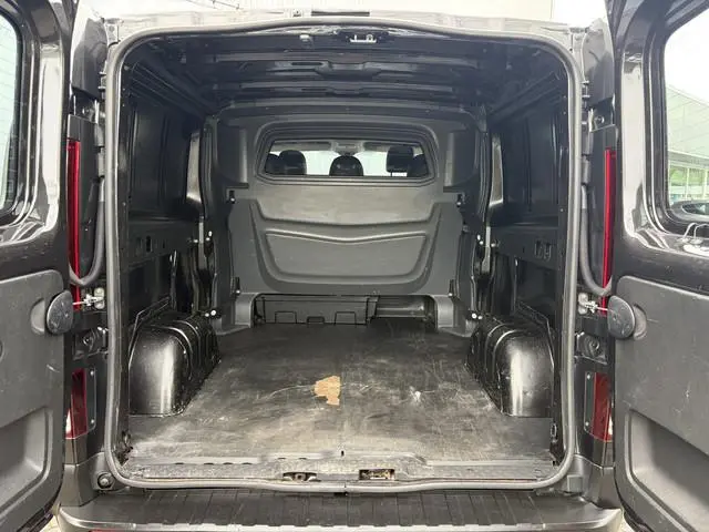 Nissan NV300