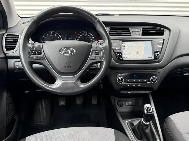 Hyundai i20 1.0 T-GDI Comfort 1e Eigenaar|Clima|Camera|Cruise|Trekhaak|Navi|PDC|N.A.P|APK tot 04-202...