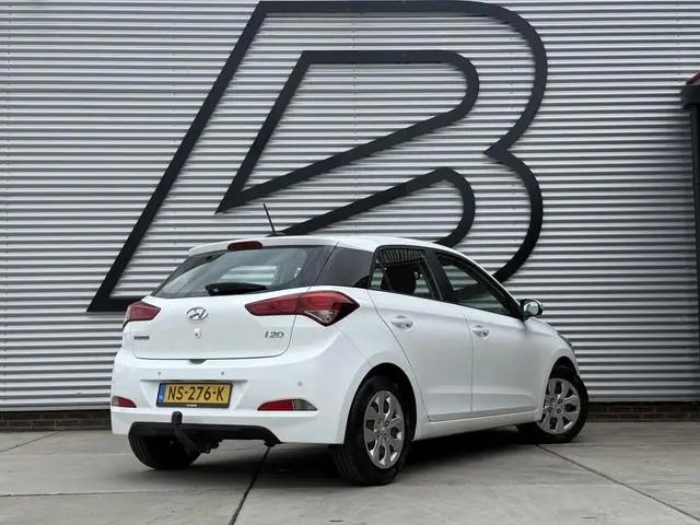 Hyundai i20 1.0 T-GDI Comfort 1e Eigenaar|Clima|Camera|Cruise|Trekhaak|Navi|PDC|N.A.P|APK tot 04-202...