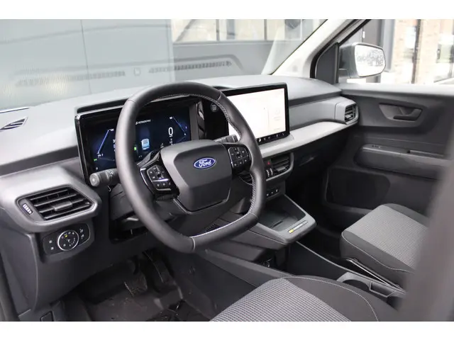 Ford E-Transit Courier