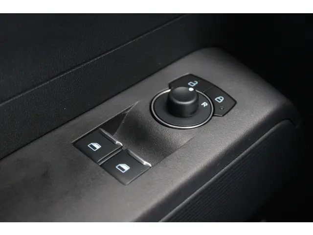 Ford E-Transit Courier