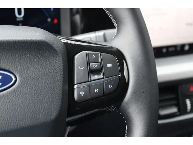 Ford E-Transit Courier