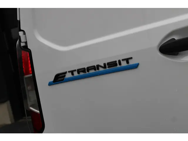 Ford E-Transit Courier