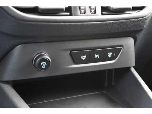 Ford E-Transit Courier