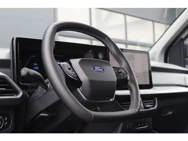 Ford E-Transit Courier