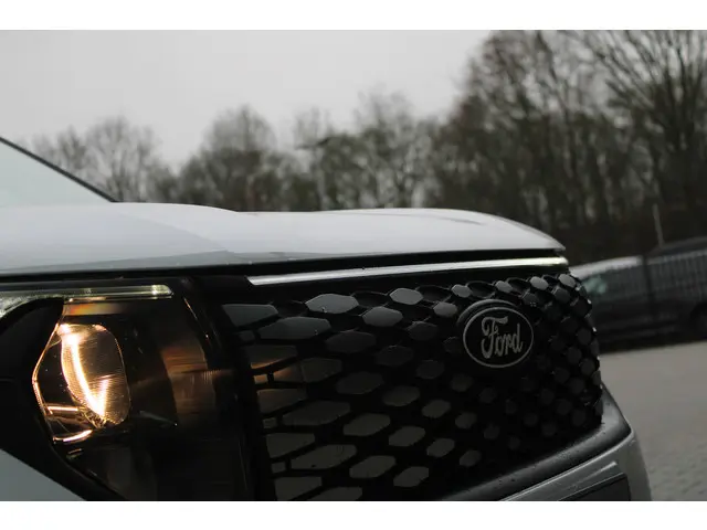 Ford E-Transit Courier