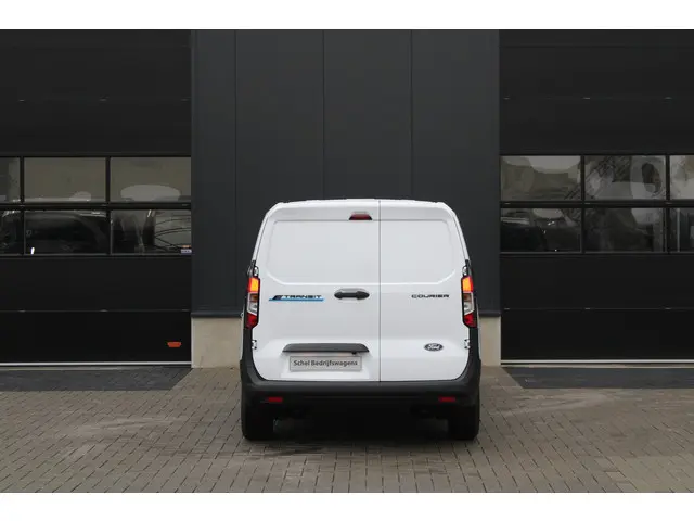 Ford E-Transit Courier