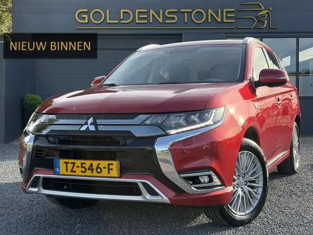 Mitsubishi Outlander 2.4 PHEV Intense ✓1e Eigenaar✓Trakhaak✓Carplay✓Camera✓Alcantara-Leder✓Stoelverw...