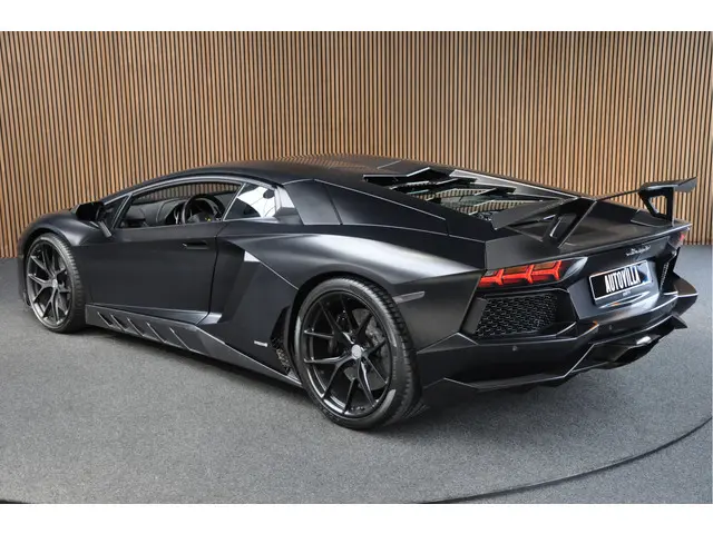 Lamborghini Aventador