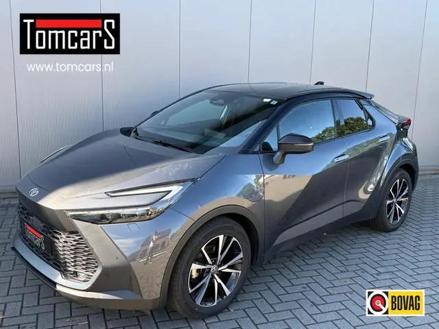 Toyota C-HR 1.8 Hybrid 140PK First Edition Bi-Tone/Winter-pack/Gr.-navigatie/Elektr.klep/Camera/Adap...