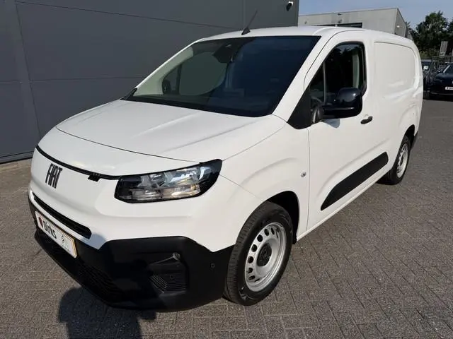 Fiat Doblò 100pk L2 1000kg (Laadruimte betimmering - Camera - Airco - Navigatie - Parkeersensoren V+...