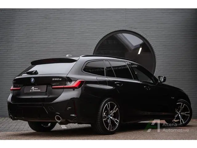 BMW 3-serie Touring 330e xDrive