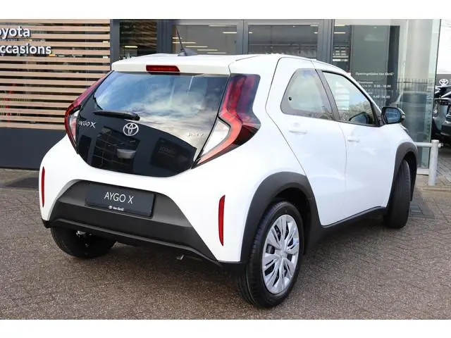 Toyota Aygo X Hybrid 115 play , Nieuw en snel leverbaar met €1.500 inruilvoordeel!!