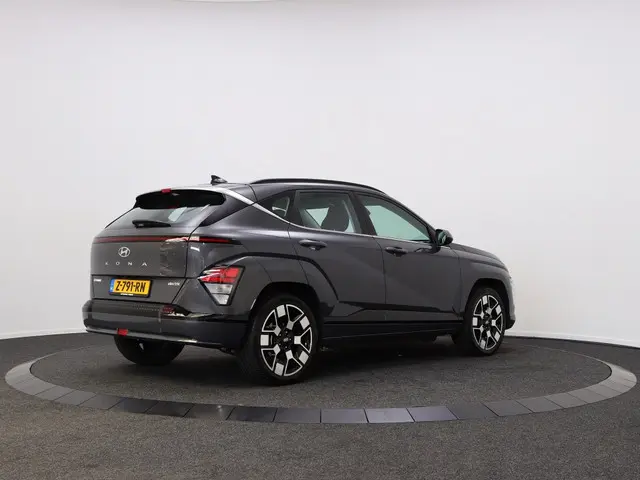 Hyundai Kona Comfort 65.4 kWh | Demo | Private Lease 599,- p.m. |
