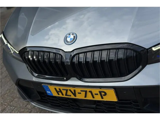 BMW 3-serie Touring 330e M-Sport Pro | Widescreen | Memory | Camera | Laserlight | Adaptive Cruise