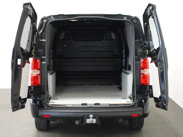 Peugeot Expert 2.0 BlueHDI 145PK L3 Automaat Airco Cruise Navigatie Trekhaak Navigatie Sidebars