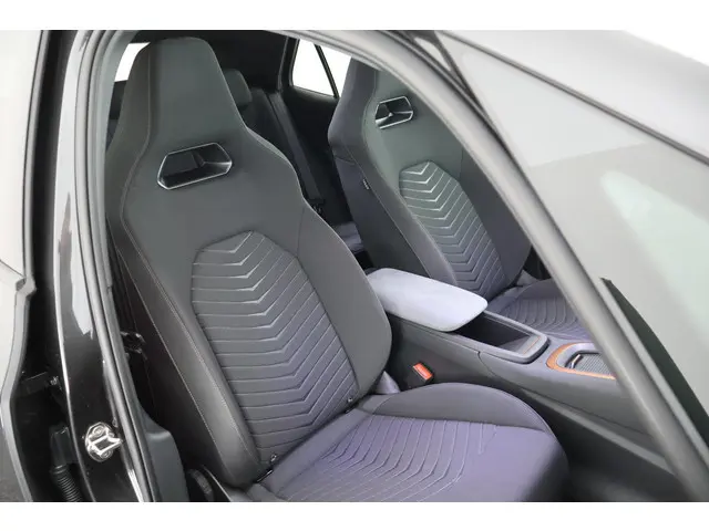 CUPRA Born Essential 204pk 62 kWh Carplay Led Stuurverwarming