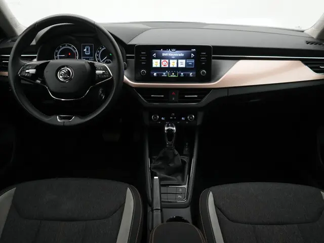 Skoda Kamiq 1.5 TSI DSG 150PK Style | Camera | Carplay navigatie | Cruise co