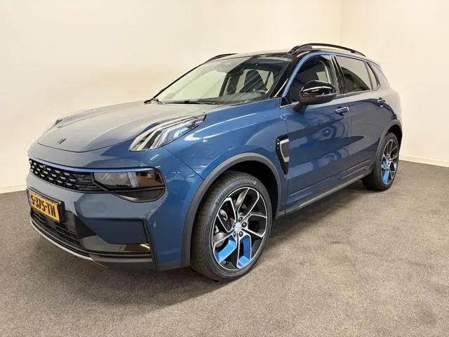 Lynk & Co 01