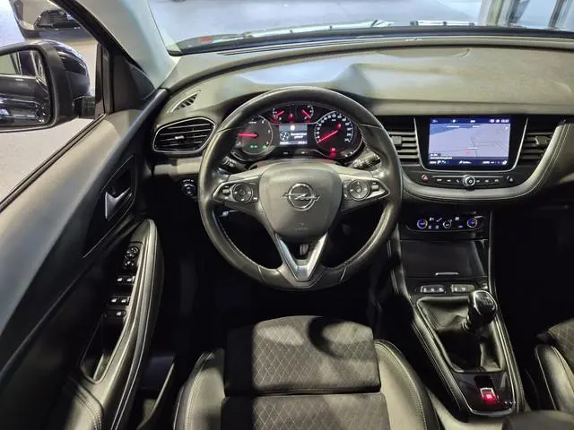 Opel Grandland X 1.6 CDTi Business Executive Navigatie |Trekhaak | Sensoren | Carplay-Android