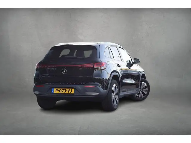 Mercedes-Benz EQA 250 Business Solution AMG 67 kWh | Apple CarPlay | Stoelverwarming | Half Leer