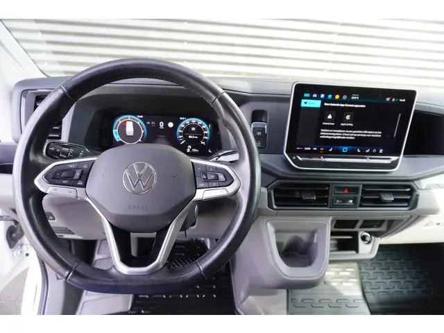 Volkswagen Crafter 35 140pk Automaat Facelift L4H3/L3H2 Apple Carplay Camera Cruise control Standkac...