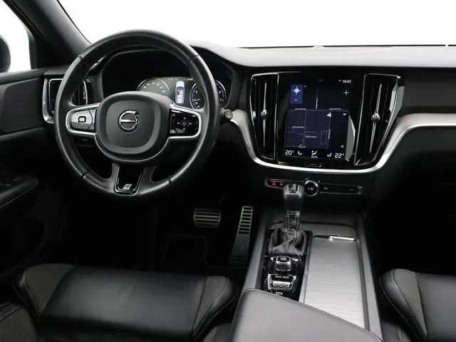 Volvo V60 2.0 T4 190 PK R-DESIGN + PANORAMADAK | WEGKL. TREKHAAK | STUURVERW. | ADAPTIVE CRUISE CONT...