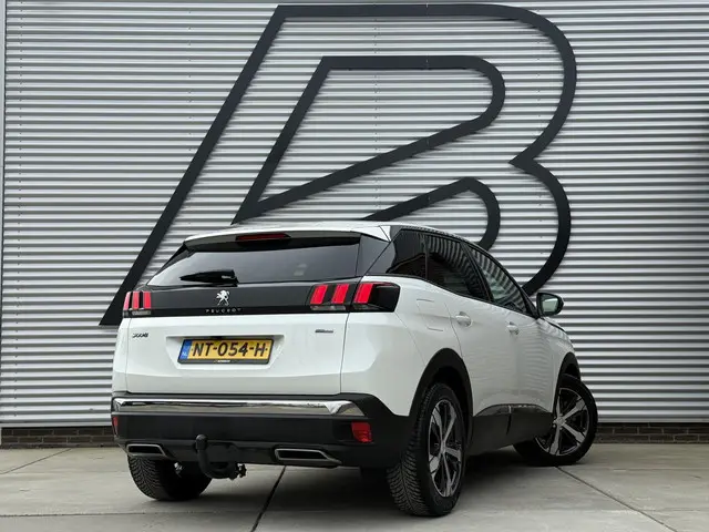 Peugeot 3008 1.2 PureTech Première 2e Eigenaar|Navi|Carplay|Camera|D-riem v.v. in 2023|Trekhaak|Clim...