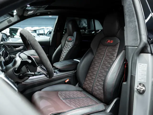 Audi Q8 4.0 TFSI RS Q8 quattro Performance | URBAN | Full PPF | Akrapovic | 24'' Vossen | Full Carbo...