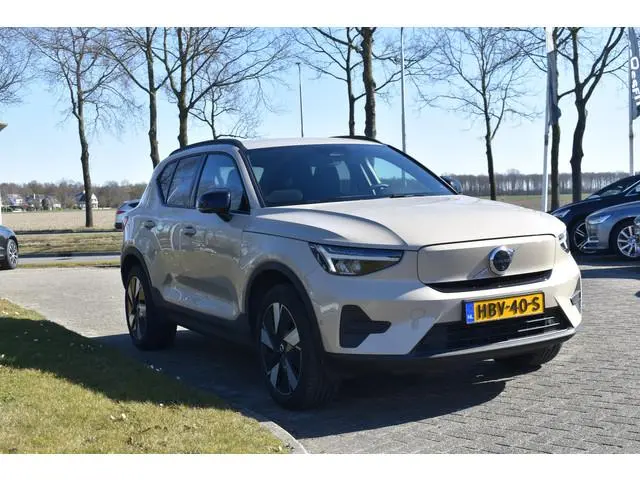 Volvo EX40