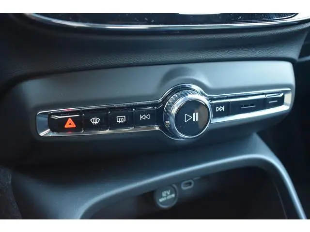 Volvo EX40
