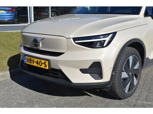 Volvo EX40