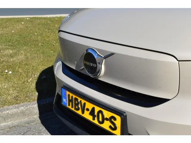 Volvo EX40