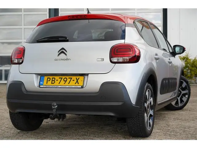 Citroën C3 1.2 PureTech S&S Shine 110pk | Two tone kleur | Achteruitrijcamera | Apple Carplay/Androi...