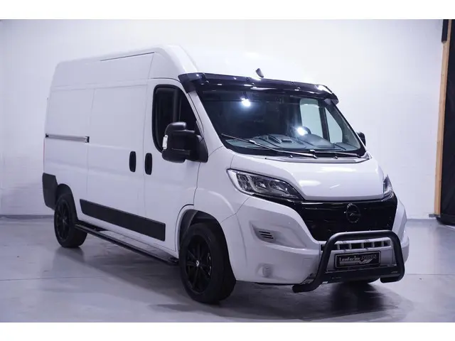 Opel Movano 2.2D 140 pk L2H2 White&Black Edition Navi 18" LMV, Bullbar + Sidebars Zwart, Camera, App...