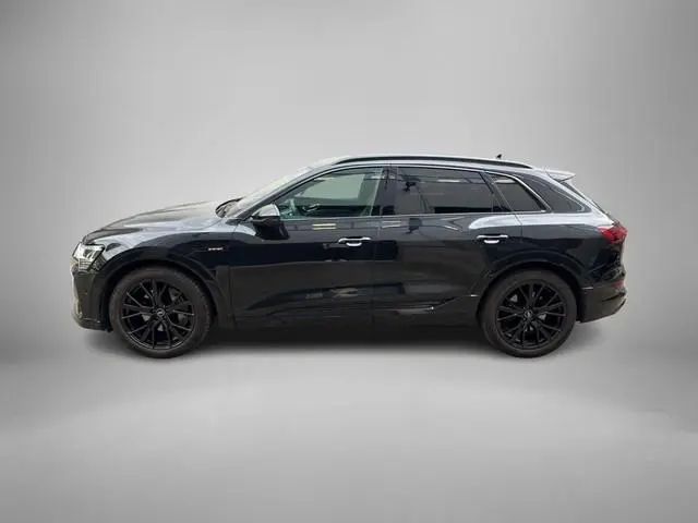 Audi e-tron 55 408pk Quattro S edition 95 kWh · Camera · Luchtvering · Navigatie · Head-Up · P-Senso...