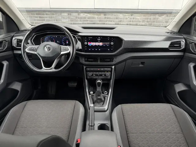 Volkswagen T-Cross 1.5 TSI Style LED | Carplay | Camera | Blind-Spot | Virtual Cockpit | Adap. Cruis...