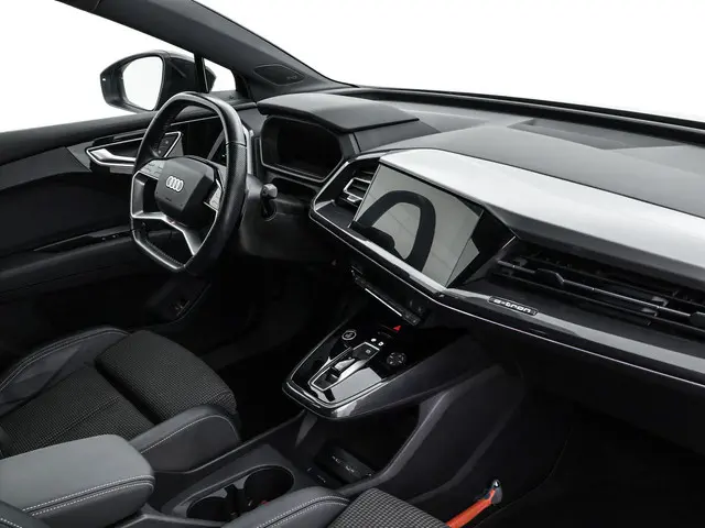 Audi Q4 e-tron 40 204pk S Competition 77 kWh · SOH 91% · Camera · Matrix LED · Sonos Sound · Optiekp...