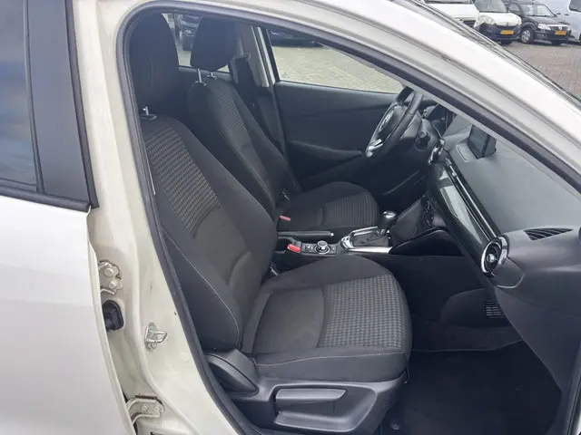 Mazda 2 1.5 Skyactiv-G TS+ Navi Cruise Bluetooth Airco