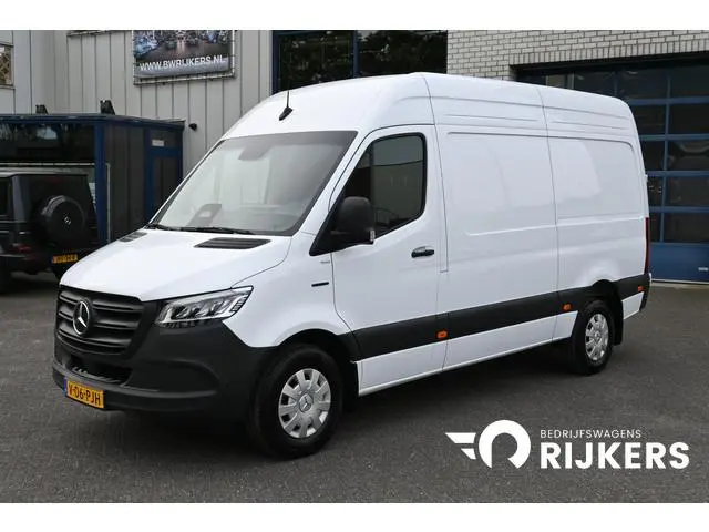 Mercedes-Benz eSprinter 320 RWD L2H2 Select 81kWh LED, Smartphone integratie, Navigatie, Trekhaak, E...