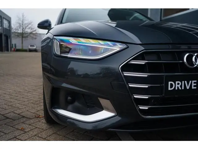 Audi A4 Avant 40 TFSI quattro Business Edition