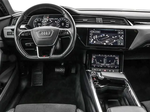 Audi e-tron 55 quattro 95 kWh 408pk S Edition · SOH 96,8% · Camera · Luchtvering · Afneembare Trekha...