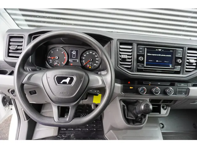 MAN TGE 140pk Bakwagen laadklep Apple Carplay Cruise control Airco 3-Zits Meubelbak Koffer LBW